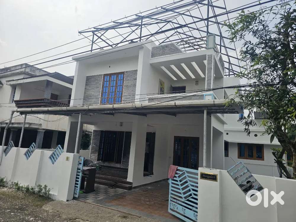 3Bhk Independent house For Rent Palachuvad Vennala Near Kakkanad.