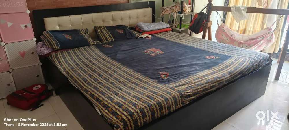 King size bed 6 x7 with foam mattress
