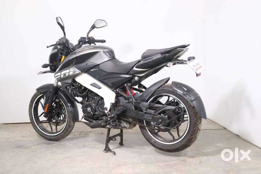 5914 BAJAJ PULSAR NS200