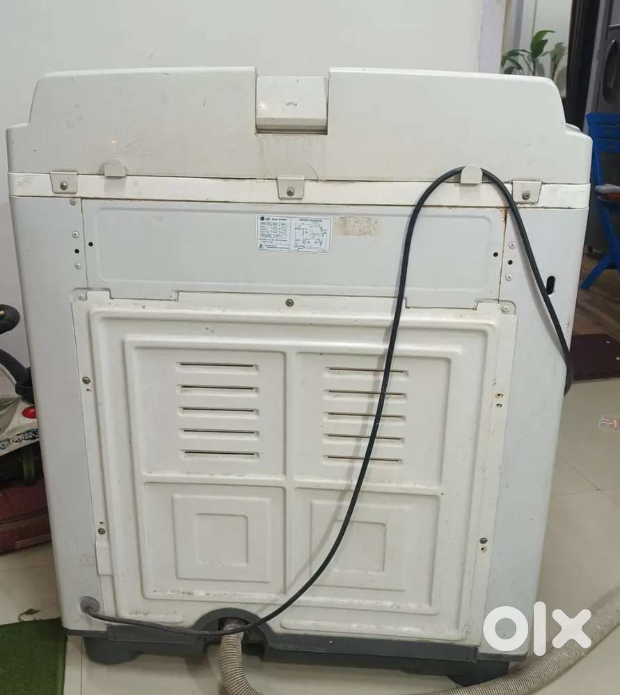 Semi automatic washing machine