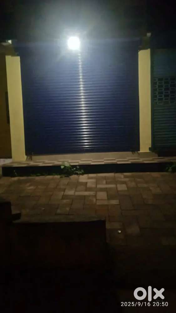 Shop for rent.Nadakkavu nr bilathikkulam housing colony .