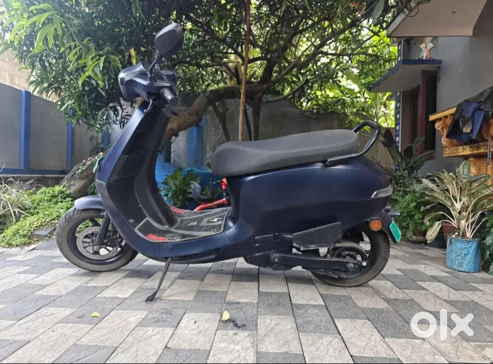 Ola S1 Pro 2nd gen with charger and accessories.
