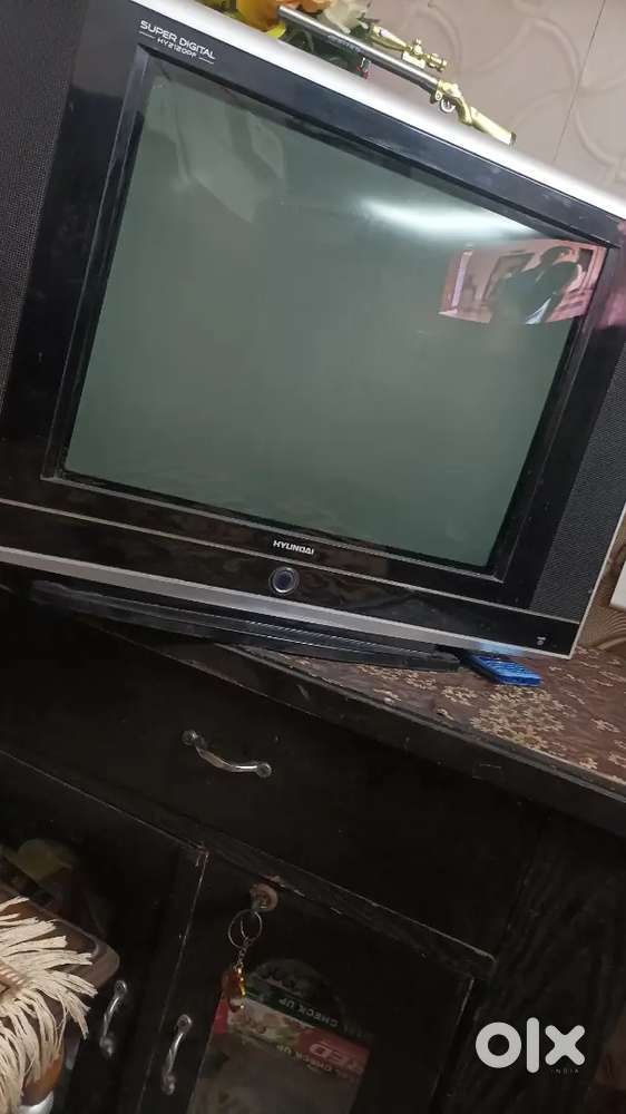Tv new condition Hyundai company sale kerna jehnu lod ohi msg kre