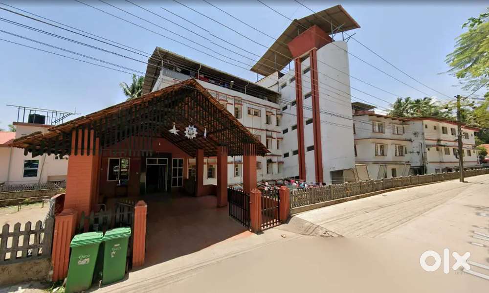 Ladies hostel/pg with generator backup and meals.