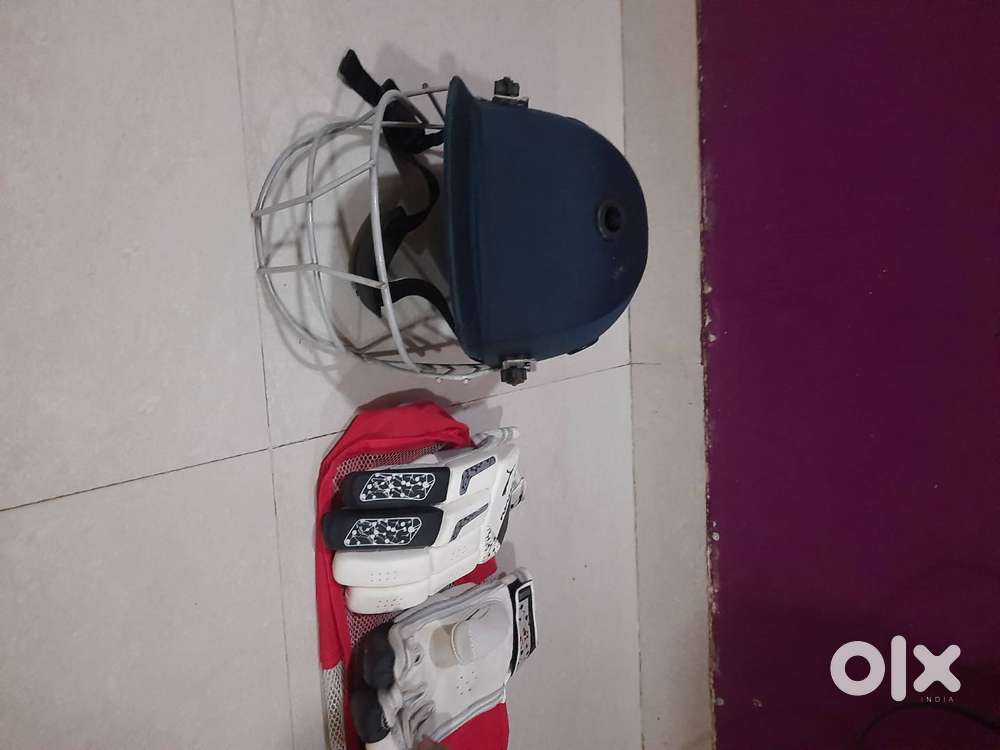Cricket helmet, hand gloves