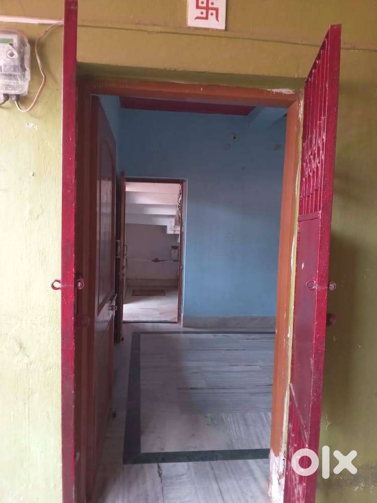 The flat is near to Kiit college.