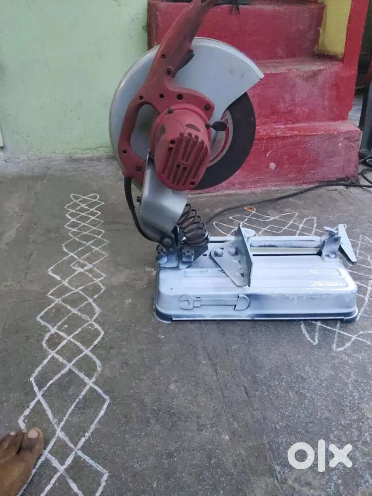 Skil sub brand of bosch iron cutting machine 2years old