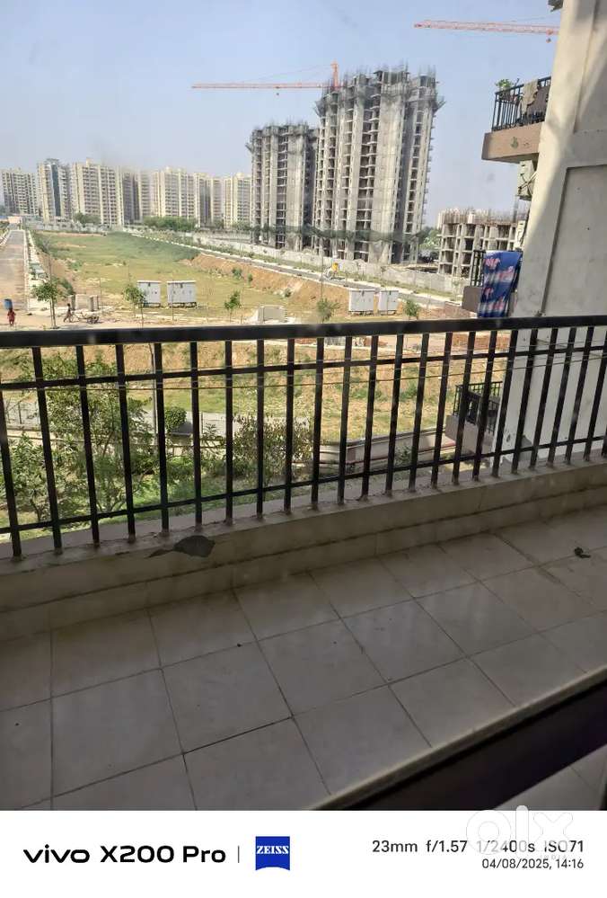 1 BHK fully furnished with all amenities, AC, Fridge, geyser,bed,WM,Fa