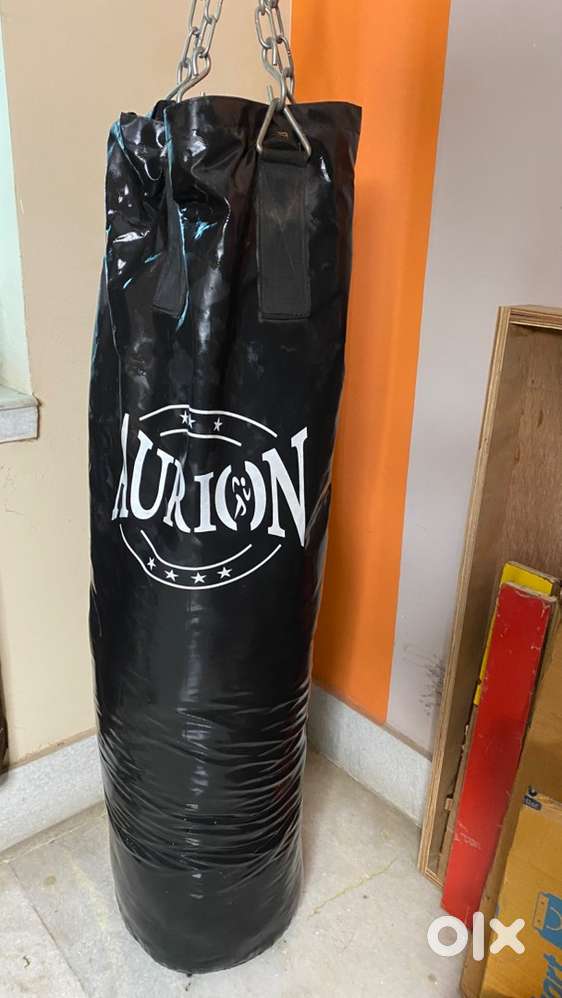 Unused  4 feet big Boxing Bag(bear 35kg)