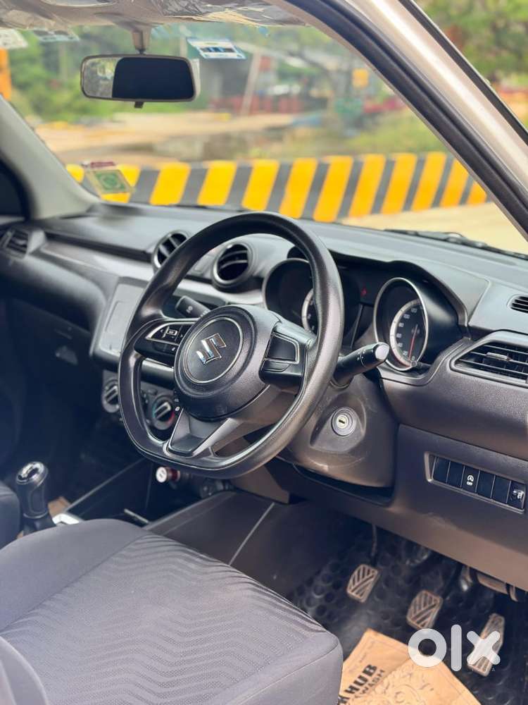 Maruti Suzuki Swift VXI Optional, 2022, Petrol