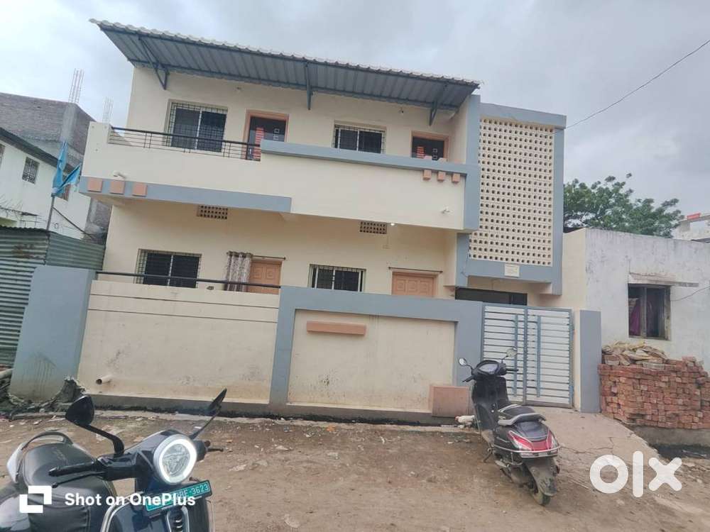 4 ROOMS FLAT AVAILABLE FOR RENT