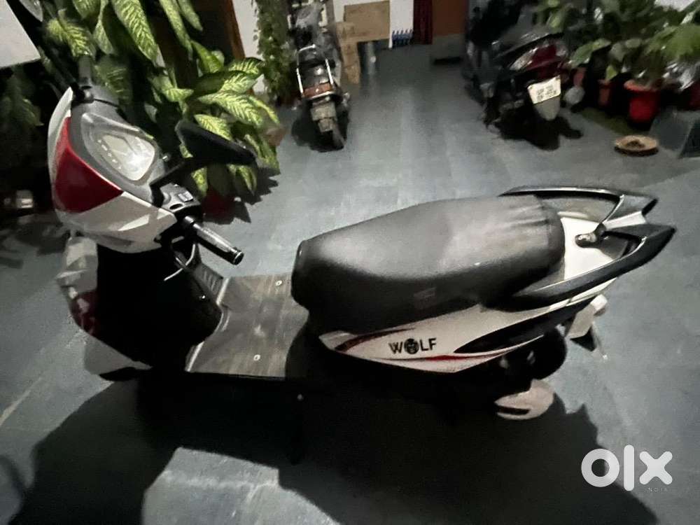 Joy Wolf electric Scooty (battery)