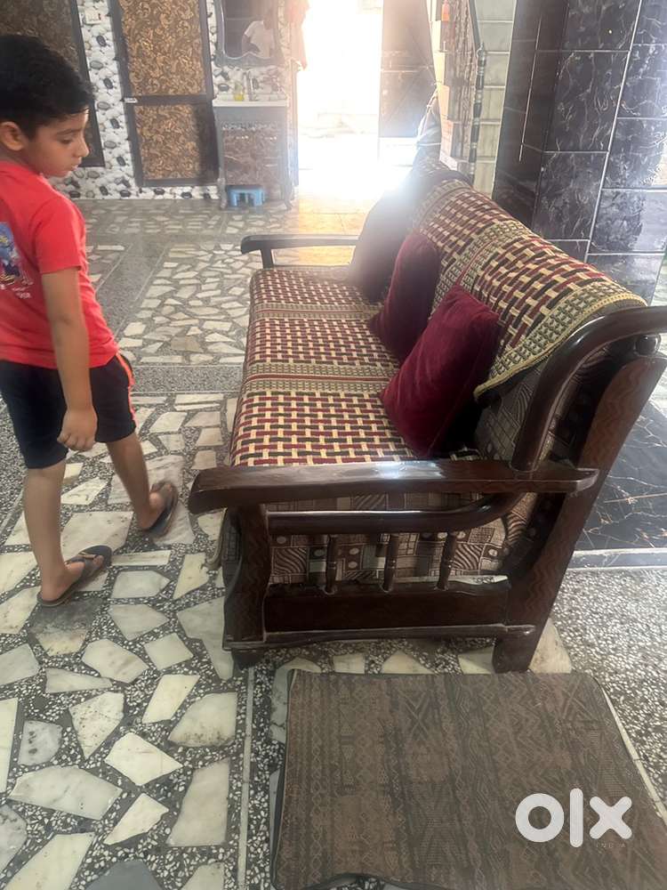 5 seater sofa pidi set with table