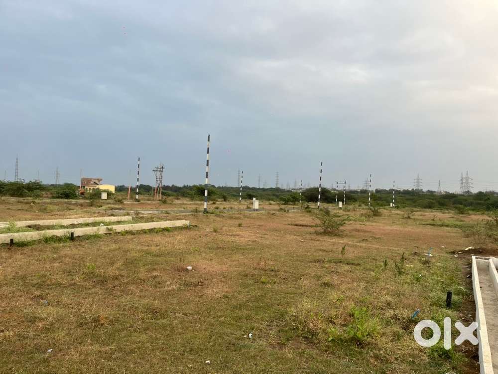 30/40 plot for sale east facing with all amenities and road