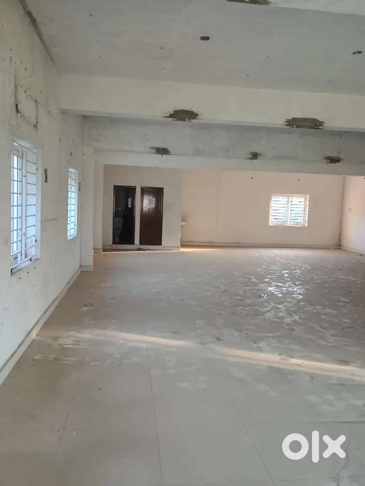 1600SQFT 2NDFLOOR OFFICE SPACE WITH LIFT RENT RS64000 AT MADHAVARAM.