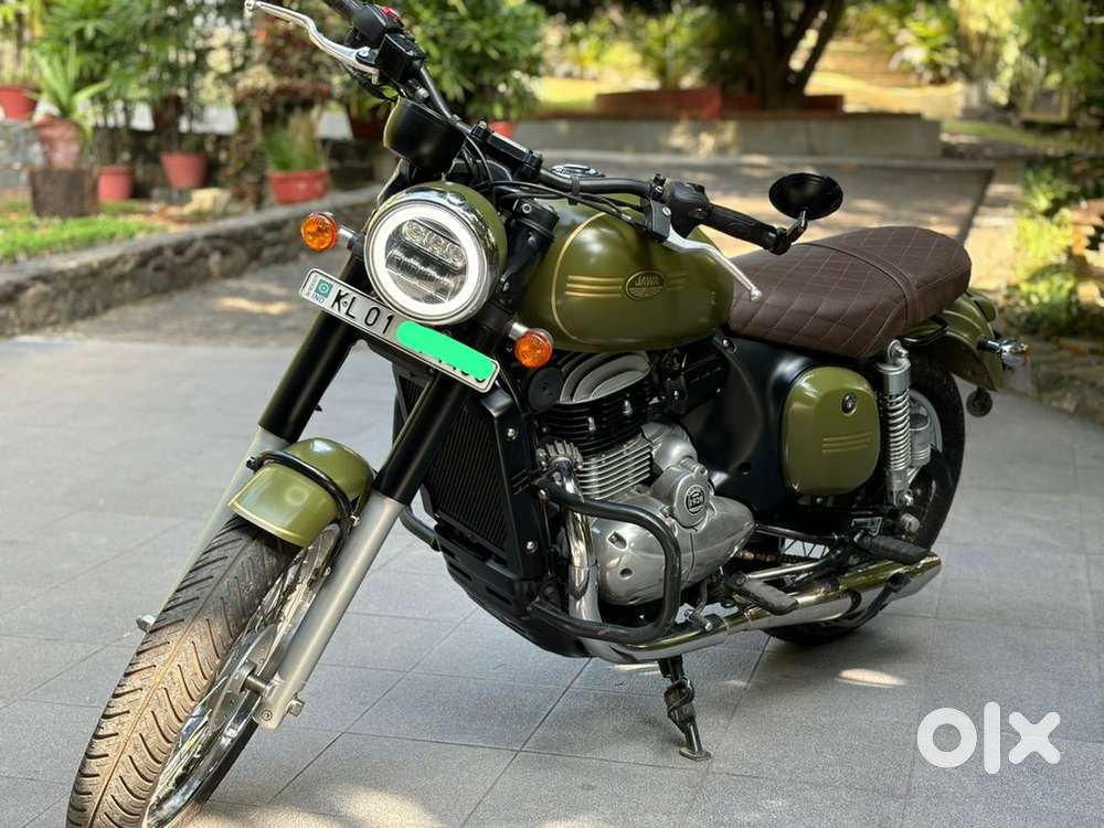 Jawa 42 2020 only 7k km driven with red rooster exhaust