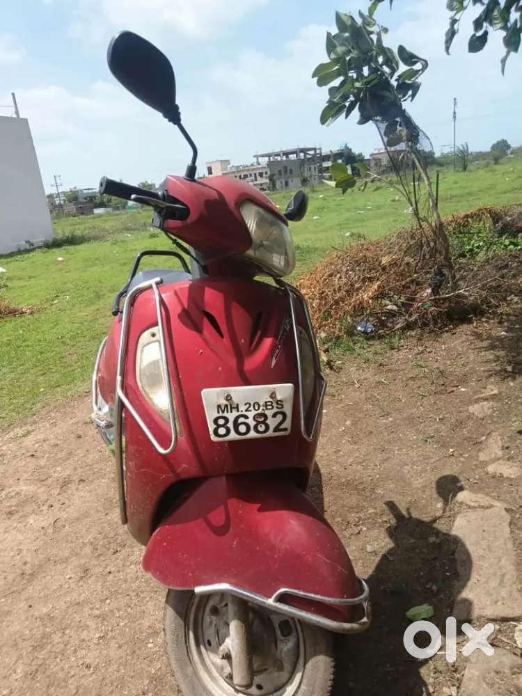 SUZUKI ACCESS 125  RED COLOUR