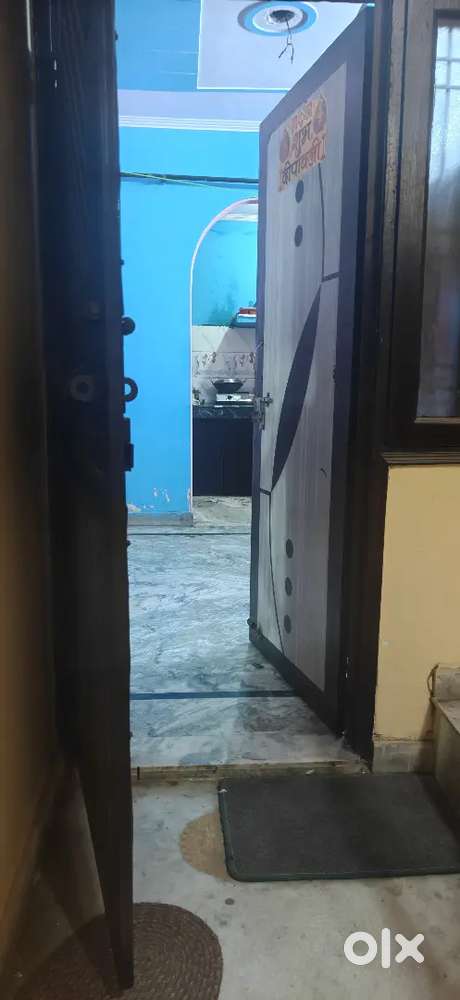 Need a girl flate mate for independent flat