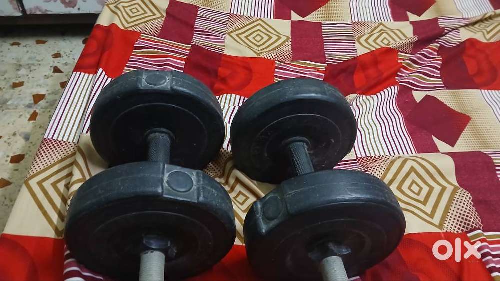 2.5 kg dumbbell nice condition build quality nice very very happy