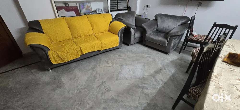 Premium Sofa Set 3+1+1, Neat Condition at Reasonable Price