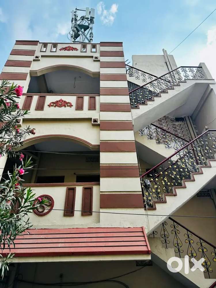 A house for rent in prominent location