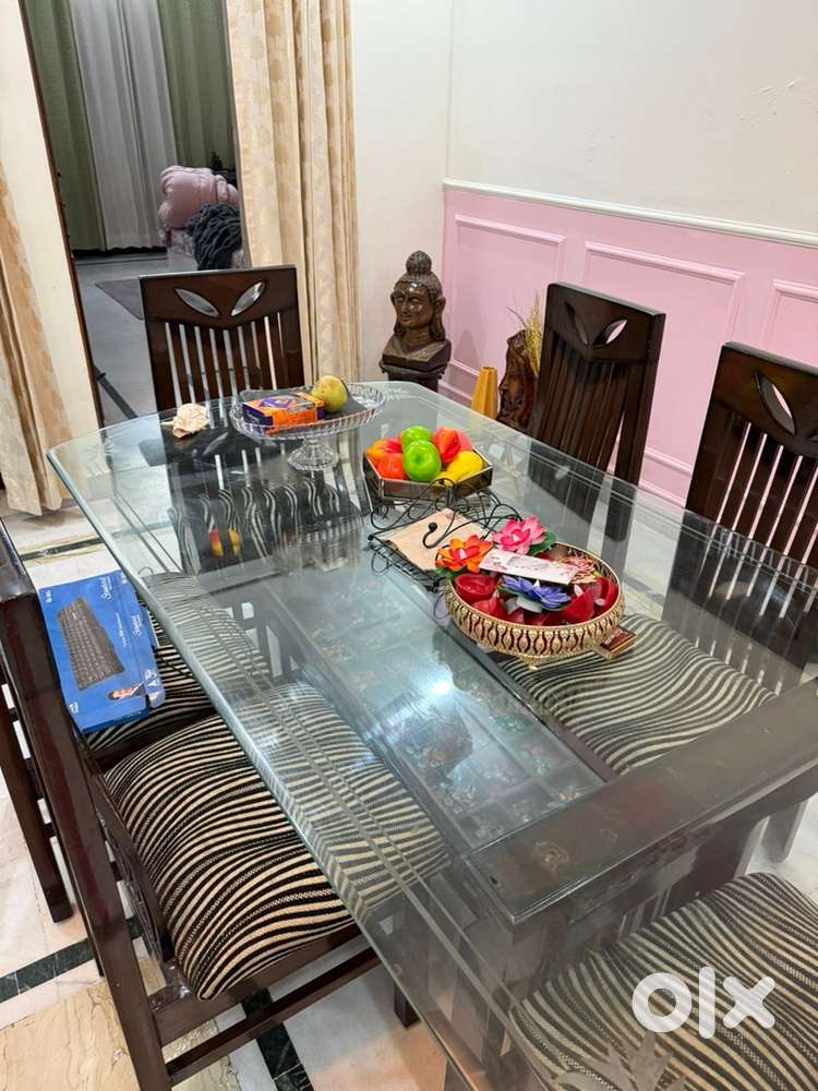 Classic 6-Seater Dining Table Set – Glass Top  12 Years Old