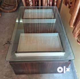 New condition, with glass top