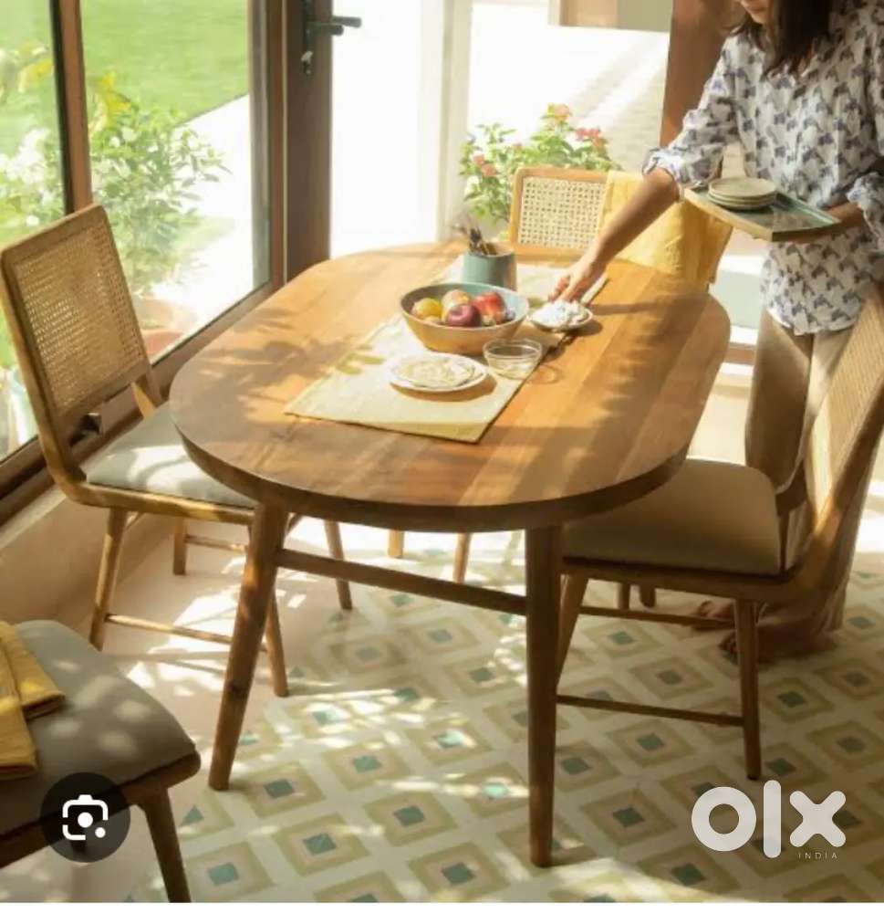 Dining table 4sets in wood