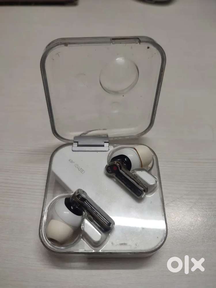 Nothing Earbuds (1)