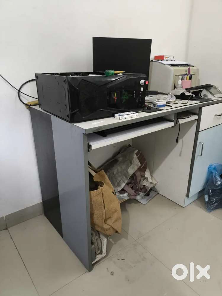 Computer/study table