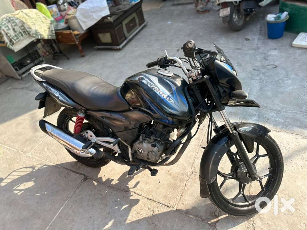 The stylish new Bajaj Discover 100ST