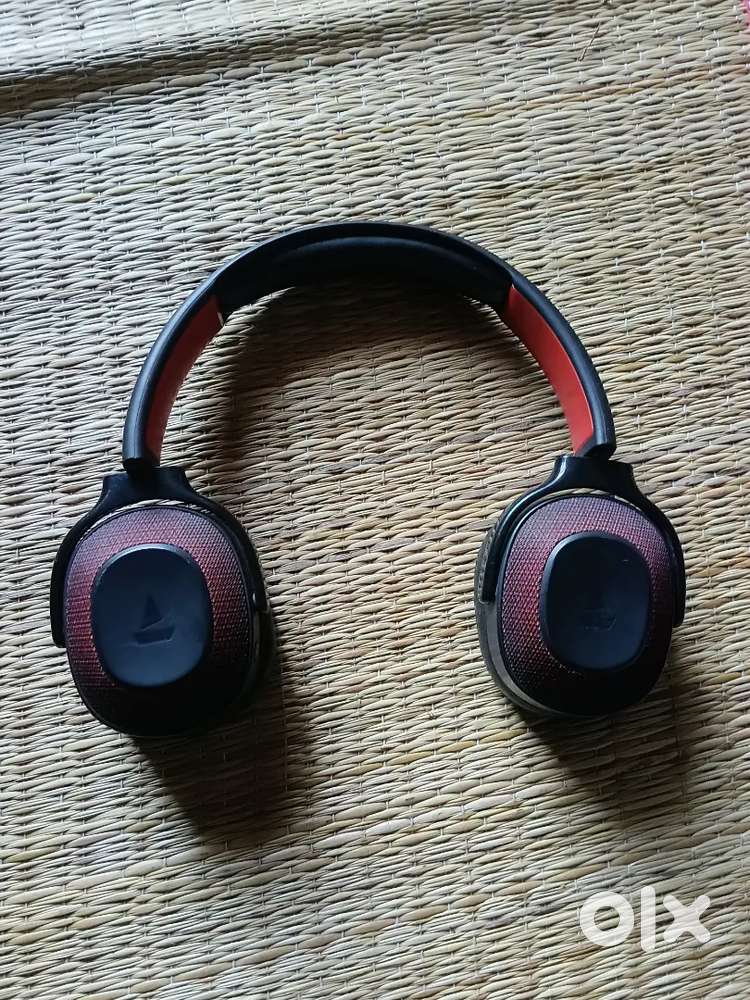 Boat  haeadphones