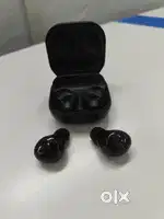 Samsung galaxy buds pro brand new no scratches bill box available