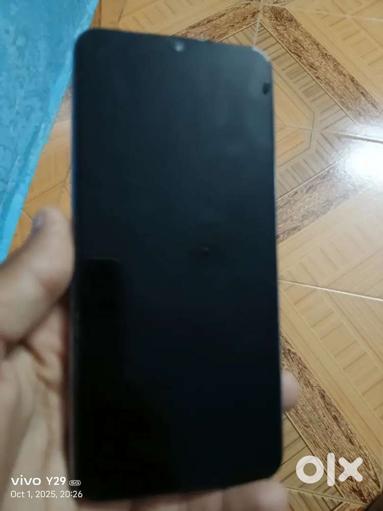 Vivoy33  good condition 8 gb and 128 gb storage