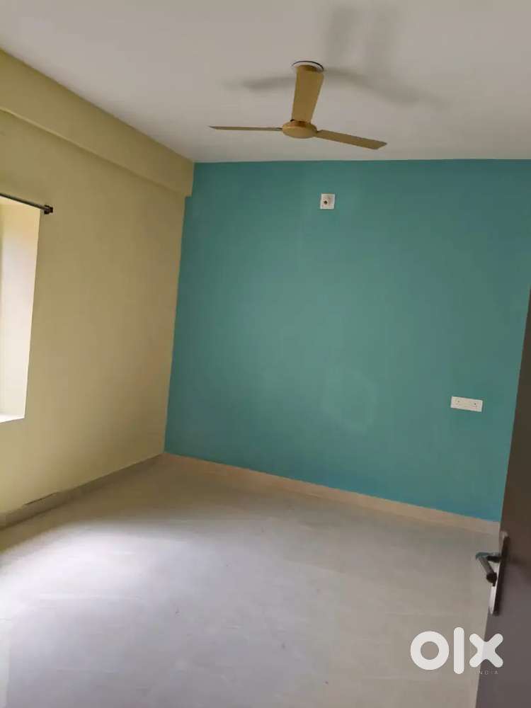 2bhk family working bachelor office living couple oyo guest house