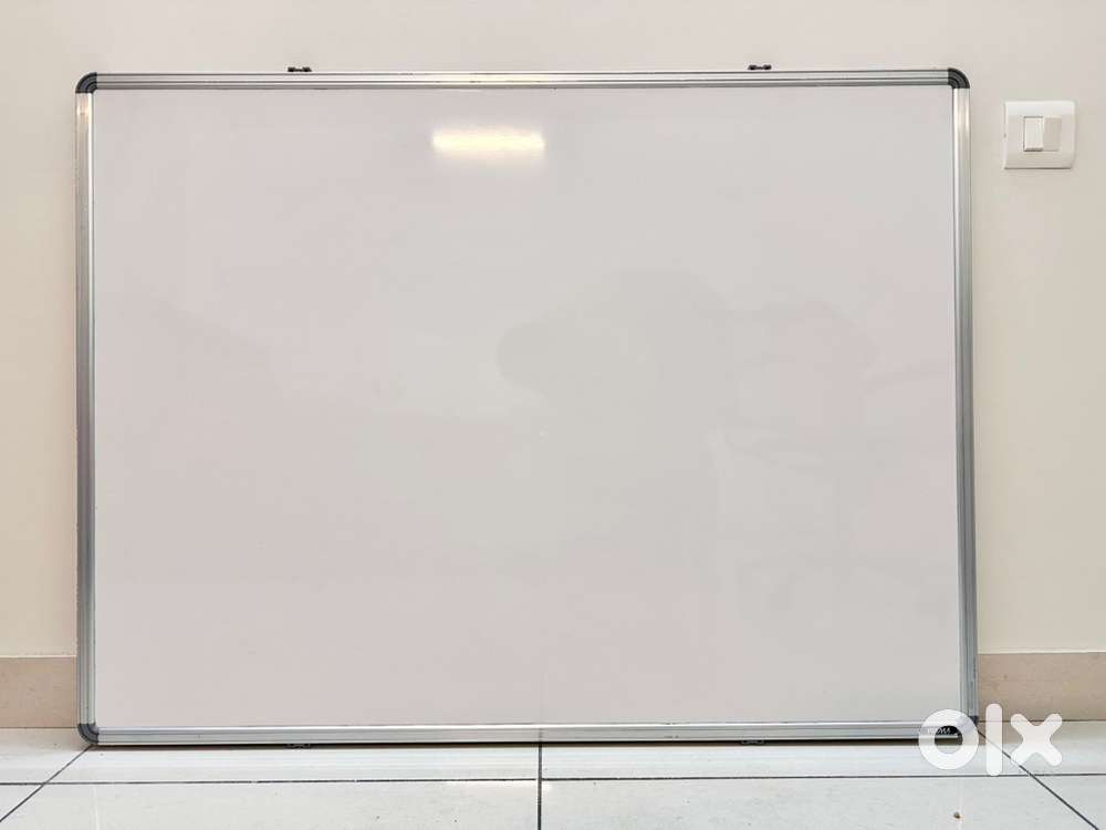 Pragati Systems Prima Magnetic Whiteboard