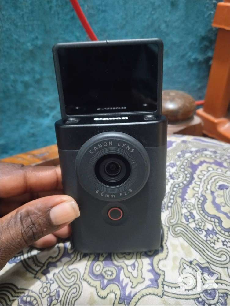 Canon power shot v10 13.1mp digital camera CMOS sensor 4k vlogging cam