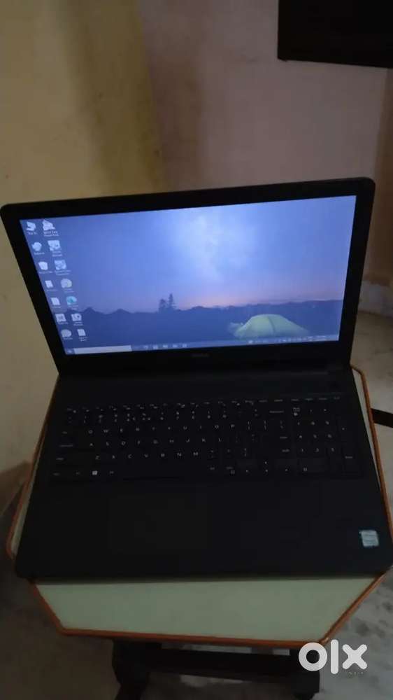 Dell Inspiron15-3567laptopI5 7thgenprocessor
4gbDDR4 Ram
256gb m.2 SSD