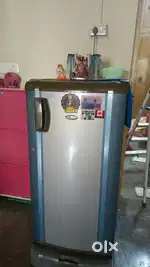 Whirlpool genius 185 litre single door, working fridge for Rs7000