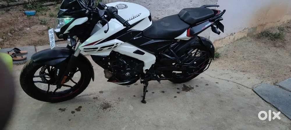 Bajaj ns200 2022