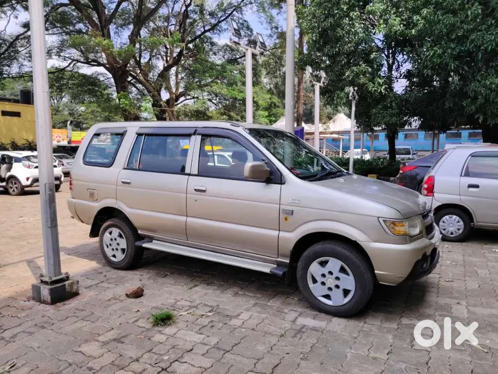 Chevrolet Tavera 2013 Diesel 180000 Km Driven