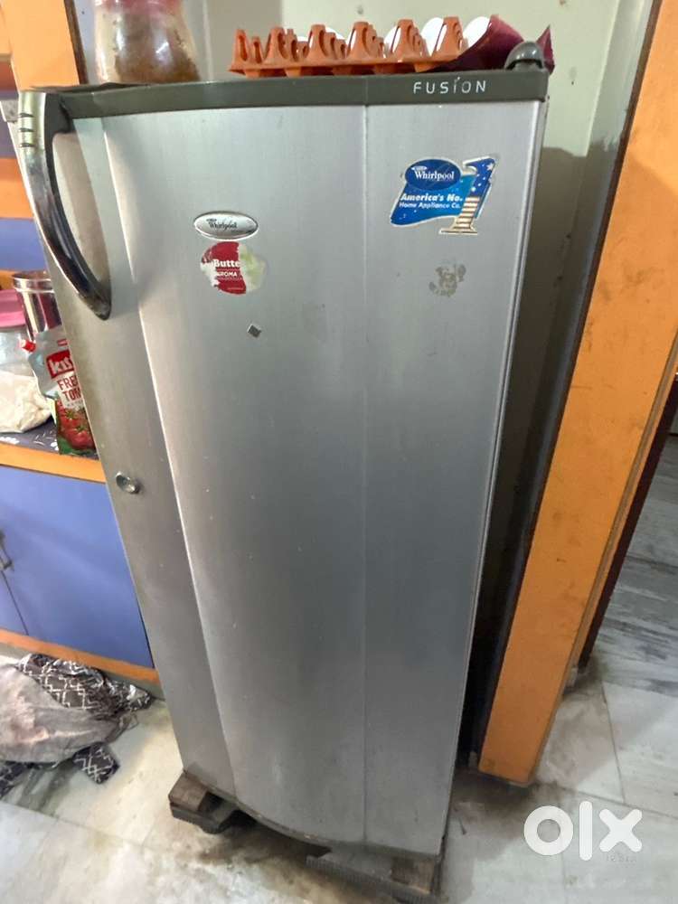 Whrilpool fridge 210 Ltr working condition