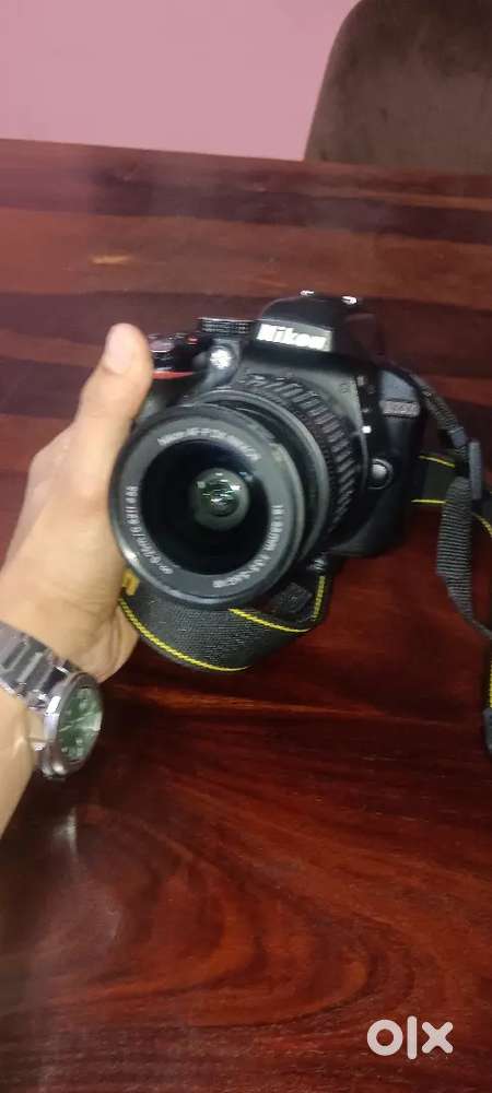 Nikon D3300 - Compact & Handy