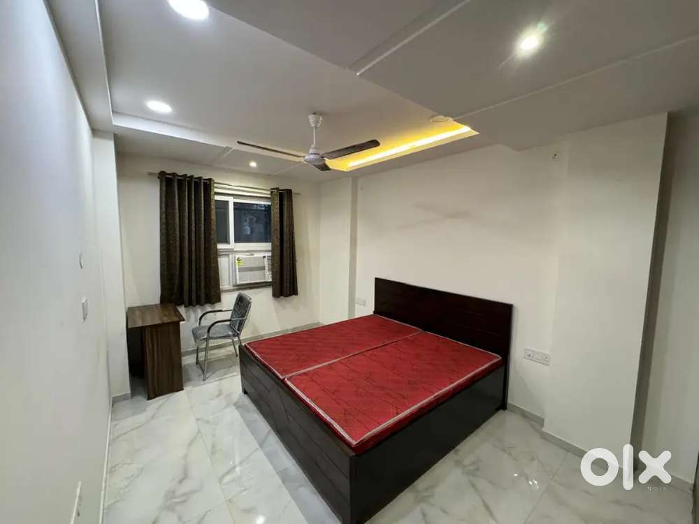 2 bhk Super duper luxury flat in central Noida sector 73