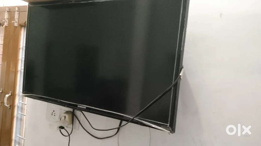 32 inch samsang LCD