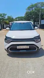 Kia Carens, 2022, Petrol