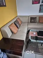 L-Shaped 6-Seater Sofa with Built-in Side Table
​