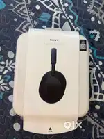 Sony XM-5 headphone