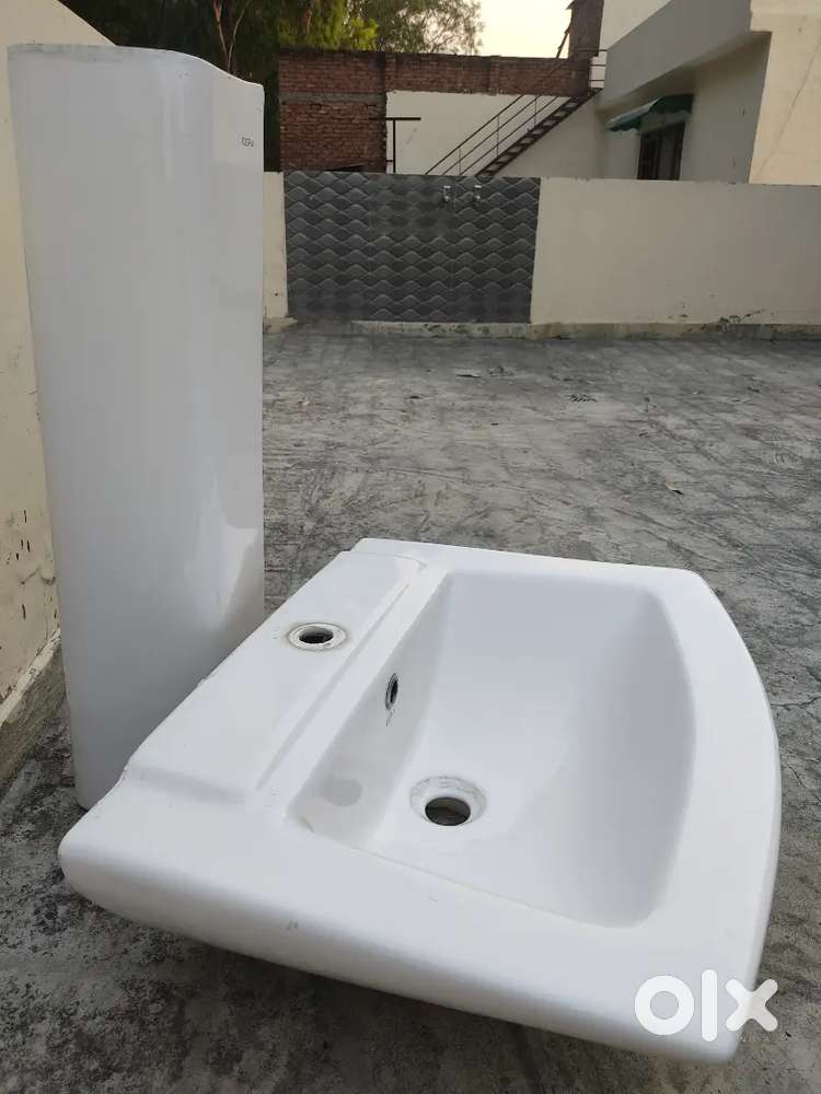 Cera company wash basin