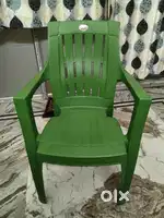 Plastic Heavy Duty Chair And Wooden Table